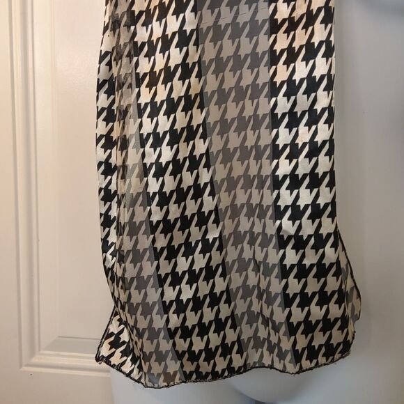 (3/$22) Black and white houndstooth print polyester scarf - Picture 3 of 7